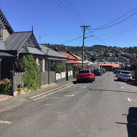 City Townhouse Walking Distance To City Launceston Exteriér fotografie