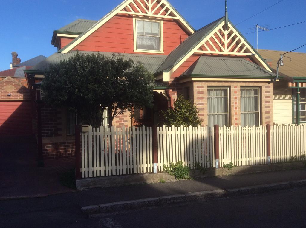 City Townhouse Walking Distance To City Launceston Exteriér fotografie